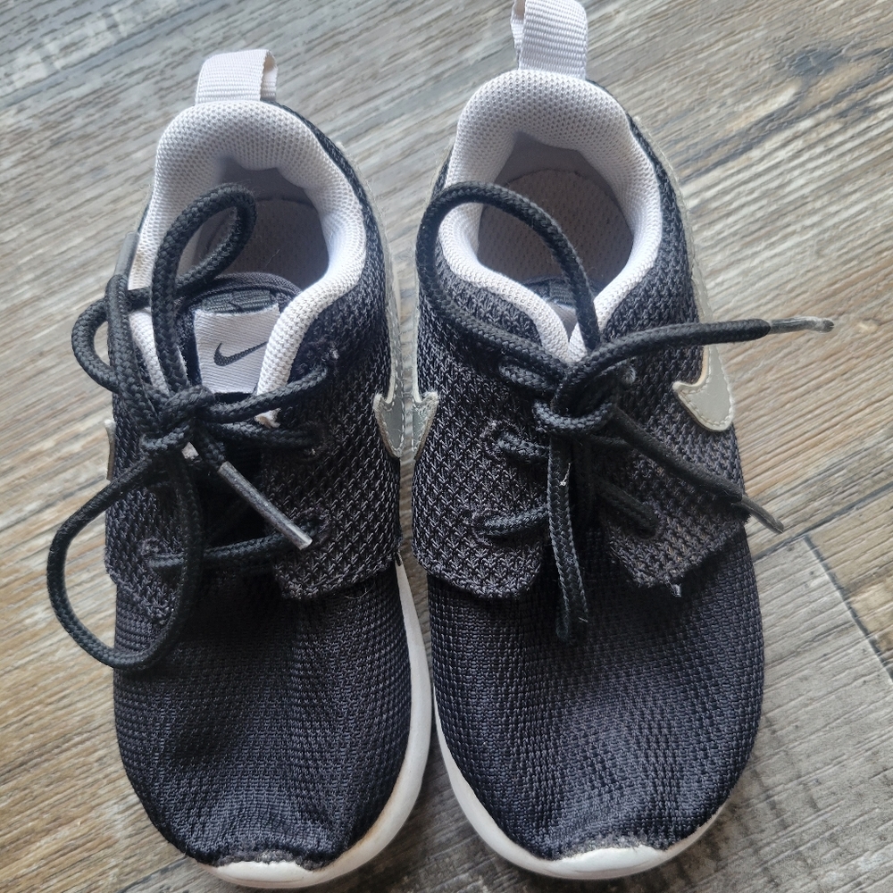 Nike toddler size 7
